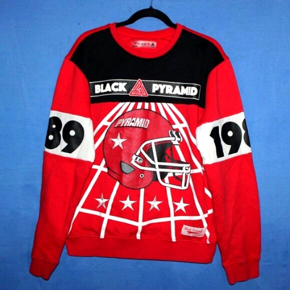Black Pyramid Football Graphic Crewneck Sweatshirt L